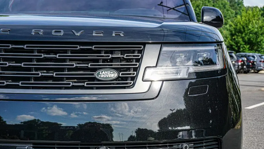 2023 Land Rover Range Rover P530 SE