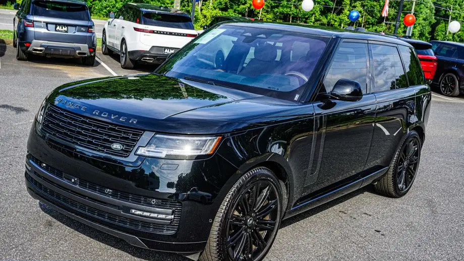 2023 Land Rover Range Rover P530 SE