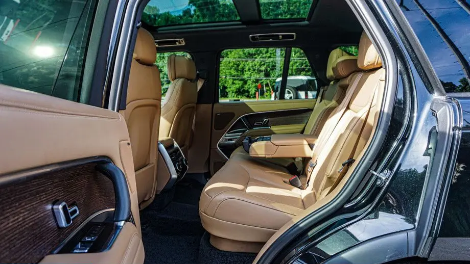 2023 Land Rover Range Rover P530 SE
