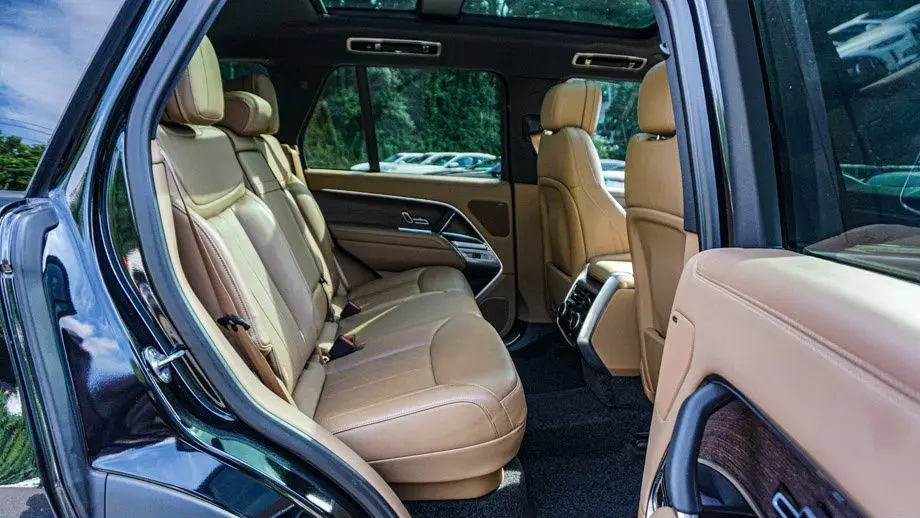 2023 Land Rover Range Rover P530 SE