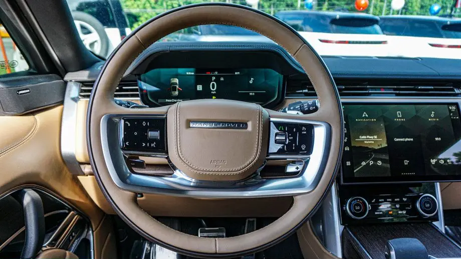 2023 Land Rover Range Rover P530 SE
