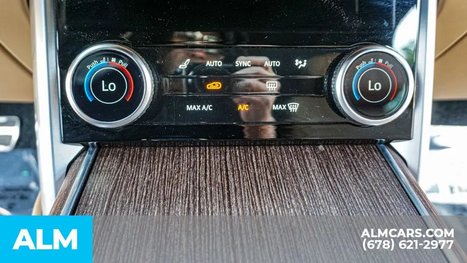 2023 Land Rover Range Rover P530 SE