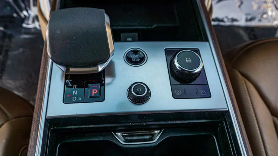 2023 Land Rover Range Rover P530 SE