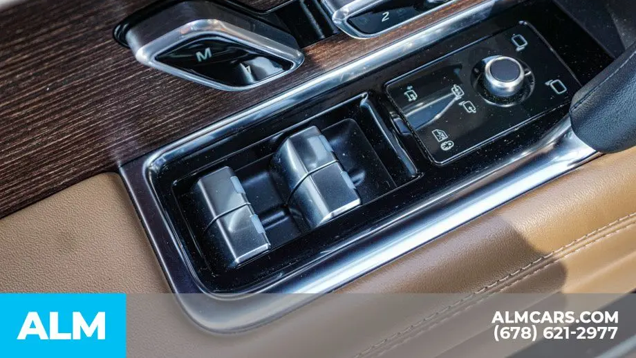 2023 Land Rover Range Rover P530 SE