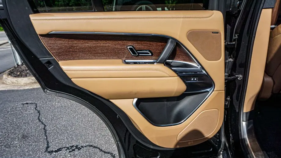 2023 Land Rover Range Rover P530 SE