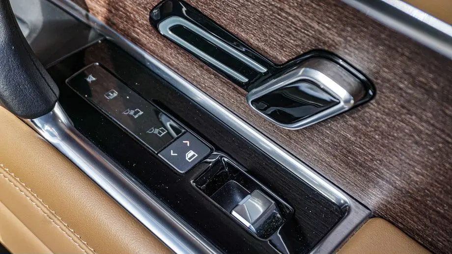 2023 Land Rover Range Rover P530 SE