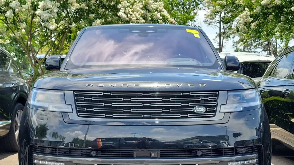 2023 Land Rover Range Rover P530 SE