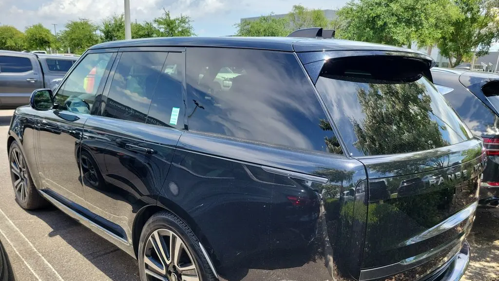 2023 Land Rover Range Rover P530 SE