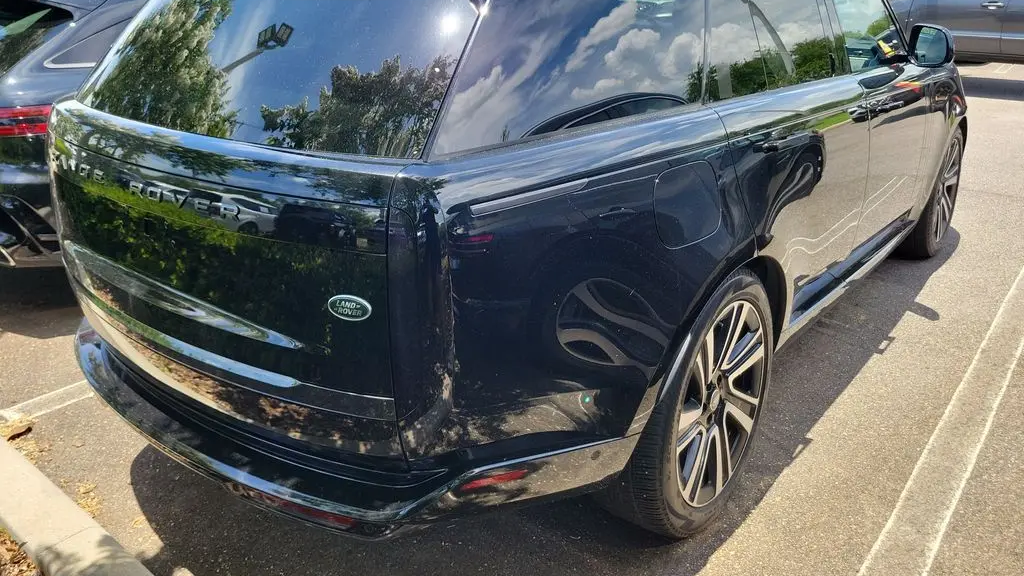 2023 Land Rover Range Rover P530 SE
