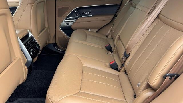 2025 Land Rover Range Rover P530 SE