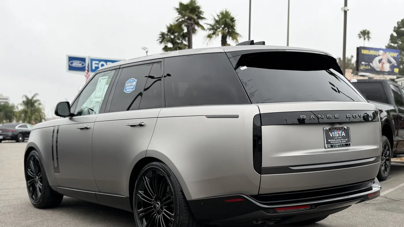 2025 Land Rover Range Rover P530 SE