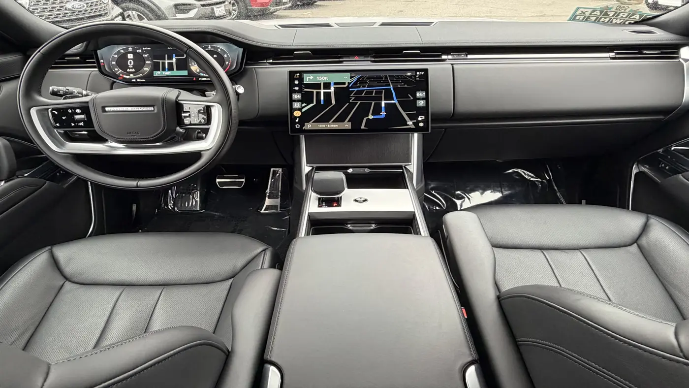 2025 Land Rover Range Rover P530 SE