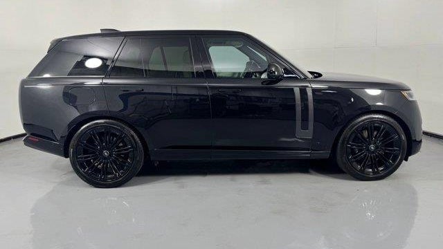 2025 Land Rover Range Rover P530 SE