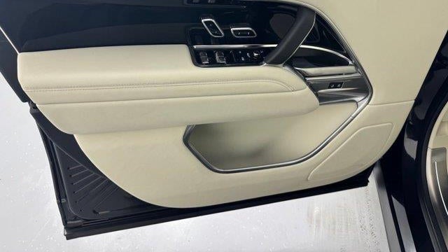 2025 Land Rover Range Rover P530 SE