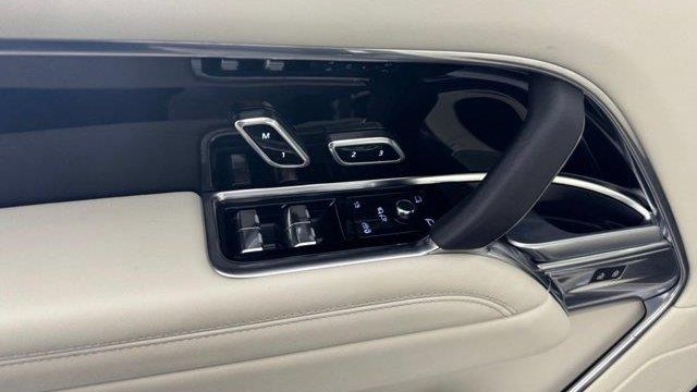 2025 Land Rover Range Rover P530 SE