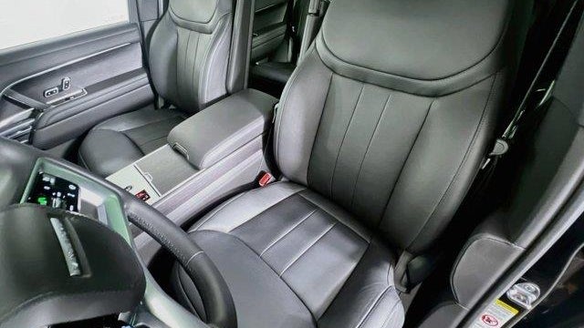 2025 Land Rover Range Rover P530 SE