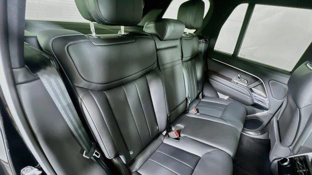 2025 Land Rover Range Rover P530 SE