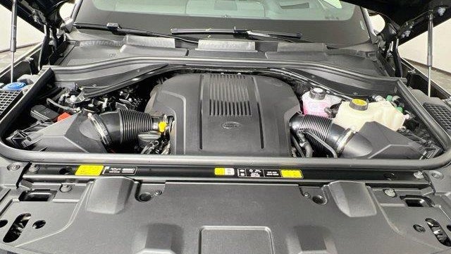 2025 Land Rover Range Rover P530 SE