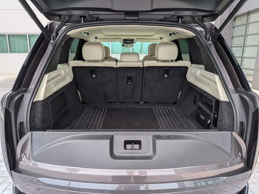 2025 Land Rover Range Rover - $107,676