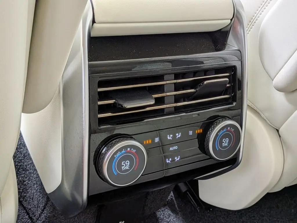 2025 Land Rover Range Rover - $107,676