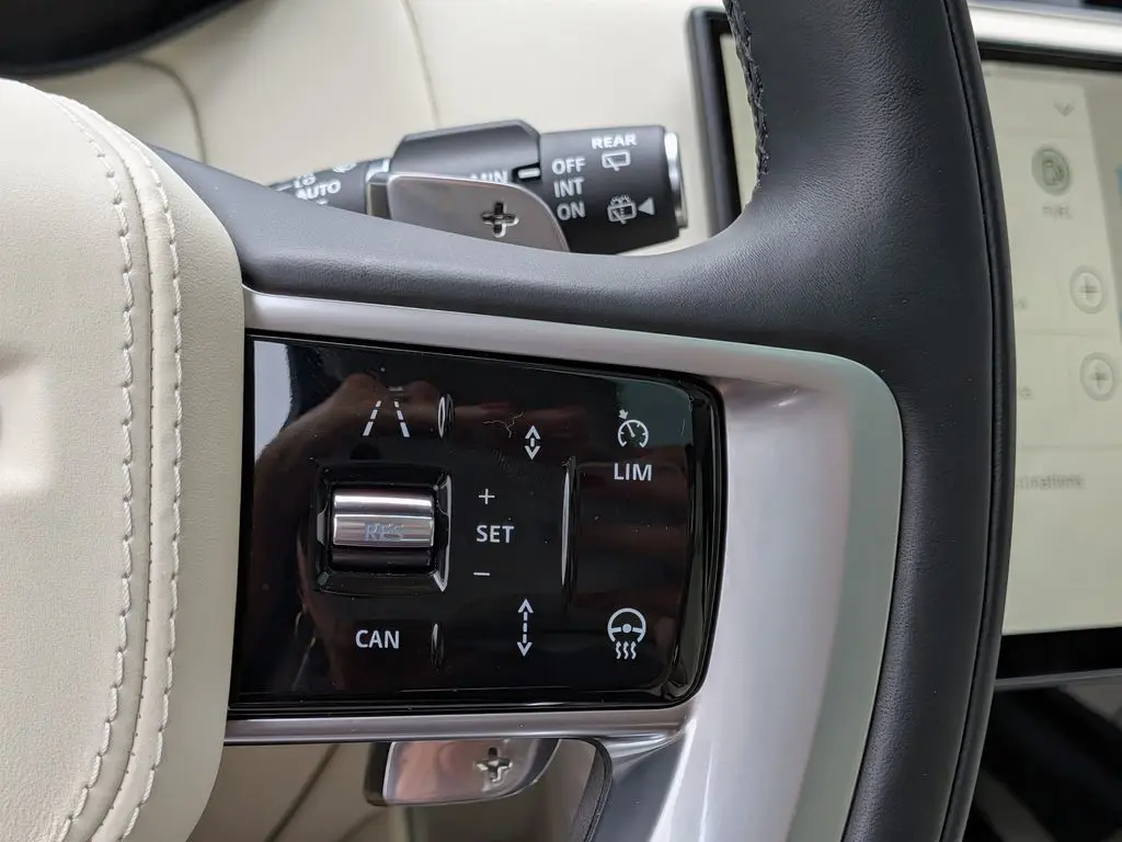 2025 Land Rover Range Rover - $107,676