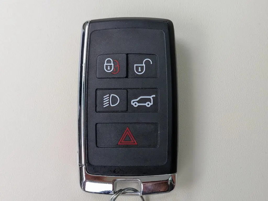 2025 Land Rover Range Rover - $107,676