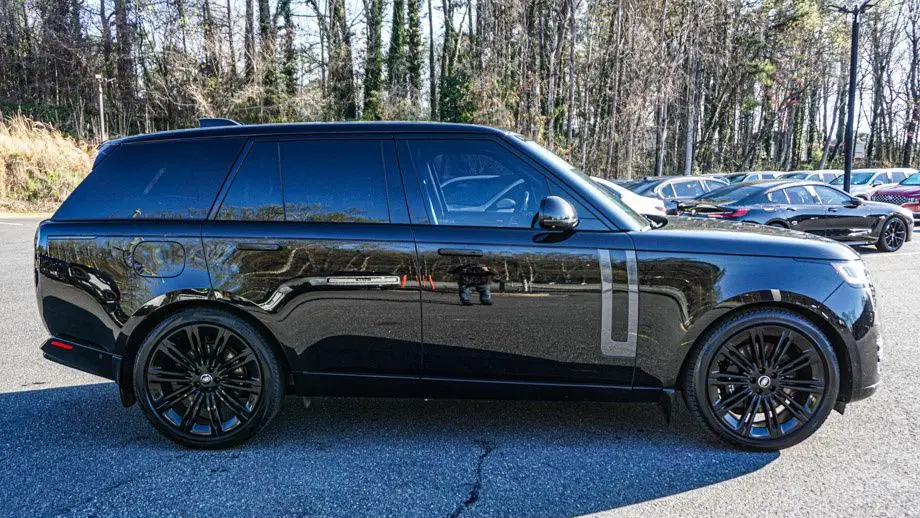 2025 Land Rover Range Rover P530 SE