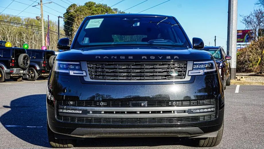 2025 Land Rover Range Rover P530 SE