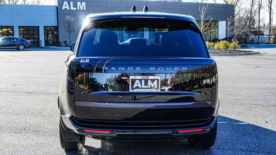 2025 Land Rover Range Rover P530 SE