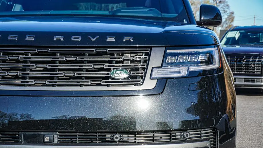 2025 Land Rover Range Rover P530 SE