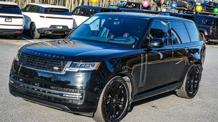 2025 Land Rover Range Rover P530 SE
