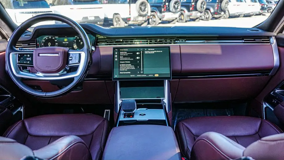 2025 Land Rover Range Rover P530 SE