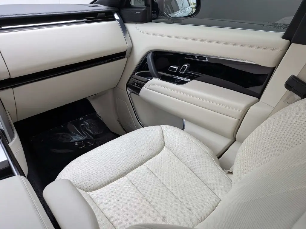 2025 Land Rover Range Rover - $98,497
