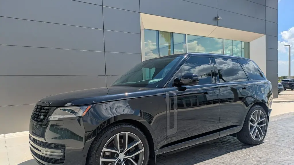 Preowned 2025 Land Rover Range Rover P550e SE for Sale