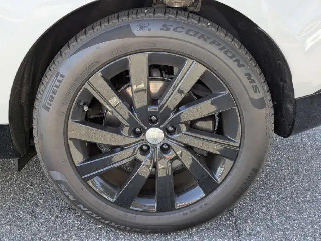 2025 Land Rover Range Rover - $104,088