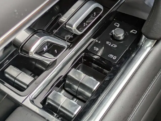 2025 Land Rover Range Rover - $104,088