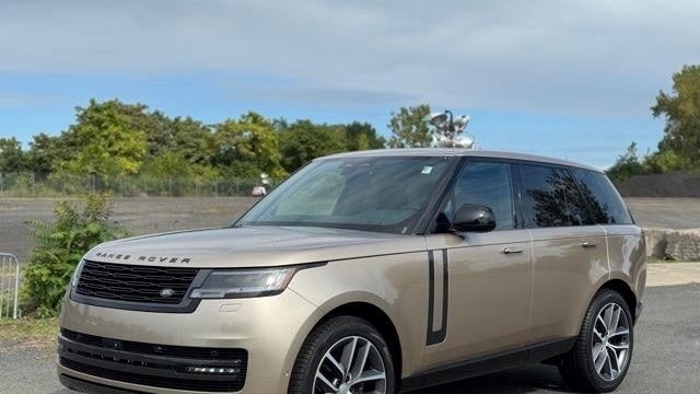 Preowned 2025 Land Rover Range Rover P400 SE for Sale