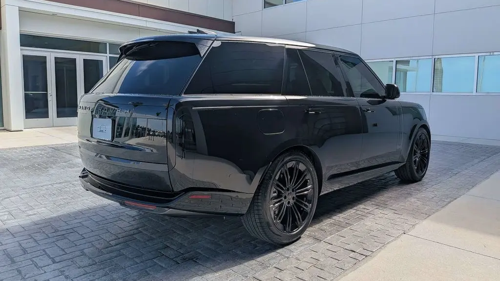 2026 Land Rover Range Rover P400 SE