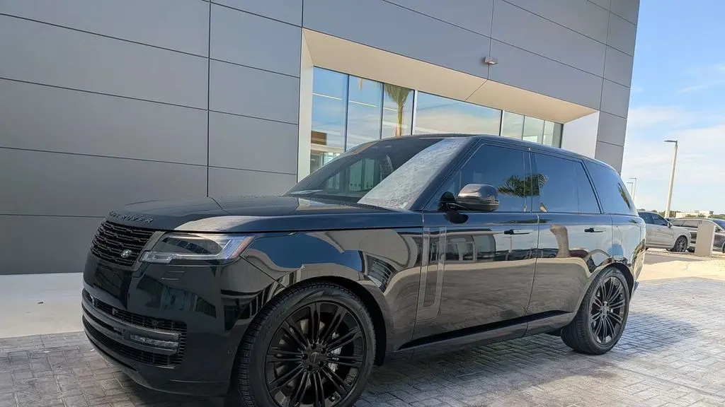 2026 Land Rover Range Rover P400 SE