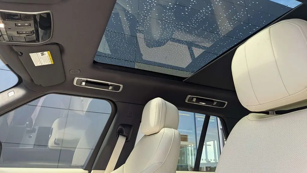 2026 Land Rover Range Rover P400 SE