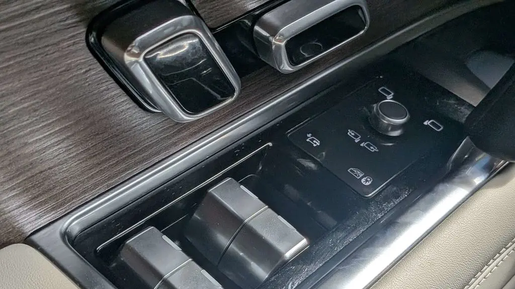 2026 Land Rover Range Rover P400 SE