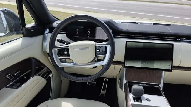 2024 Land Rover Range Rover P400 SE