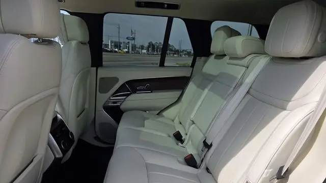 2024 Land Rover Range Rover P400 SE