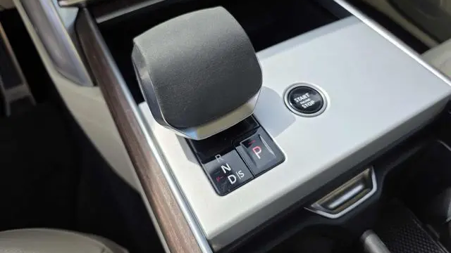2024 Land Rover Range Rover P400 SE