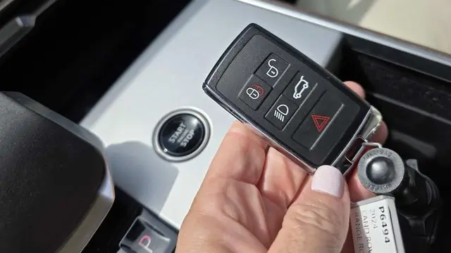 2024 Land Rover Range Rover P400 SE