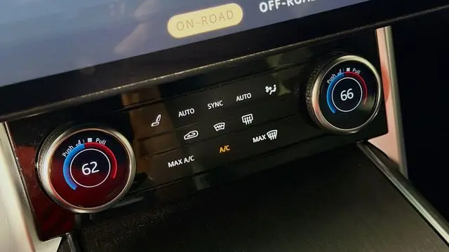 2023 Land Rover Range Rover P400 SE