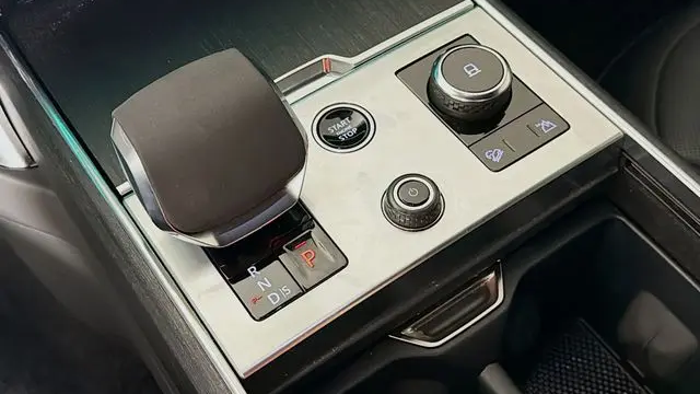 2023 Land Rover Range Rover P400 SE