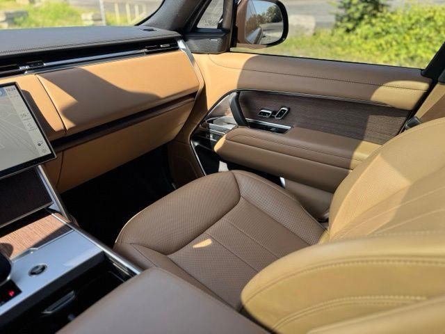 2026 Land Rover Range Rover - $122,922