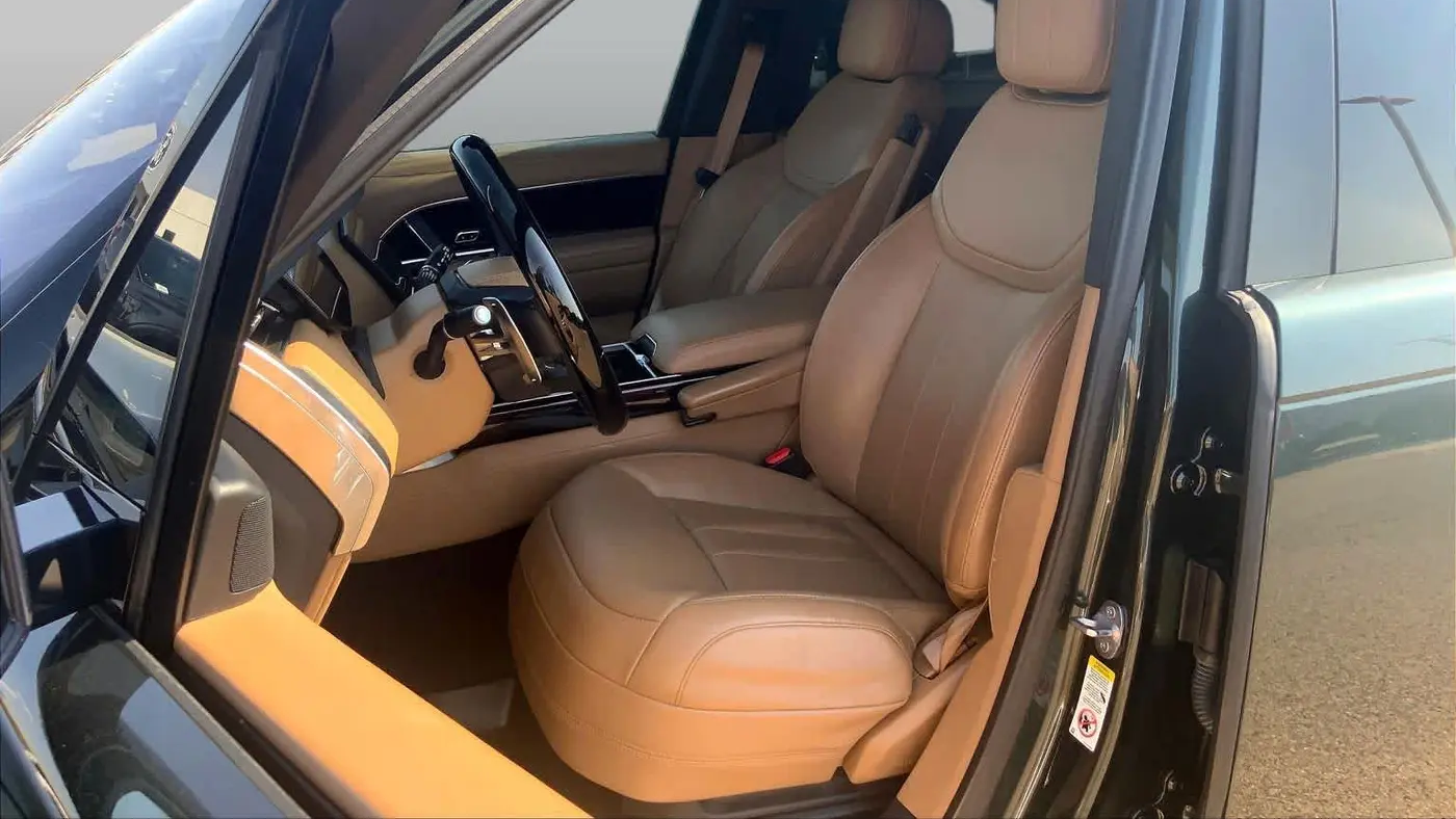 2023 Land Rover Range Rover P530 SE LWB