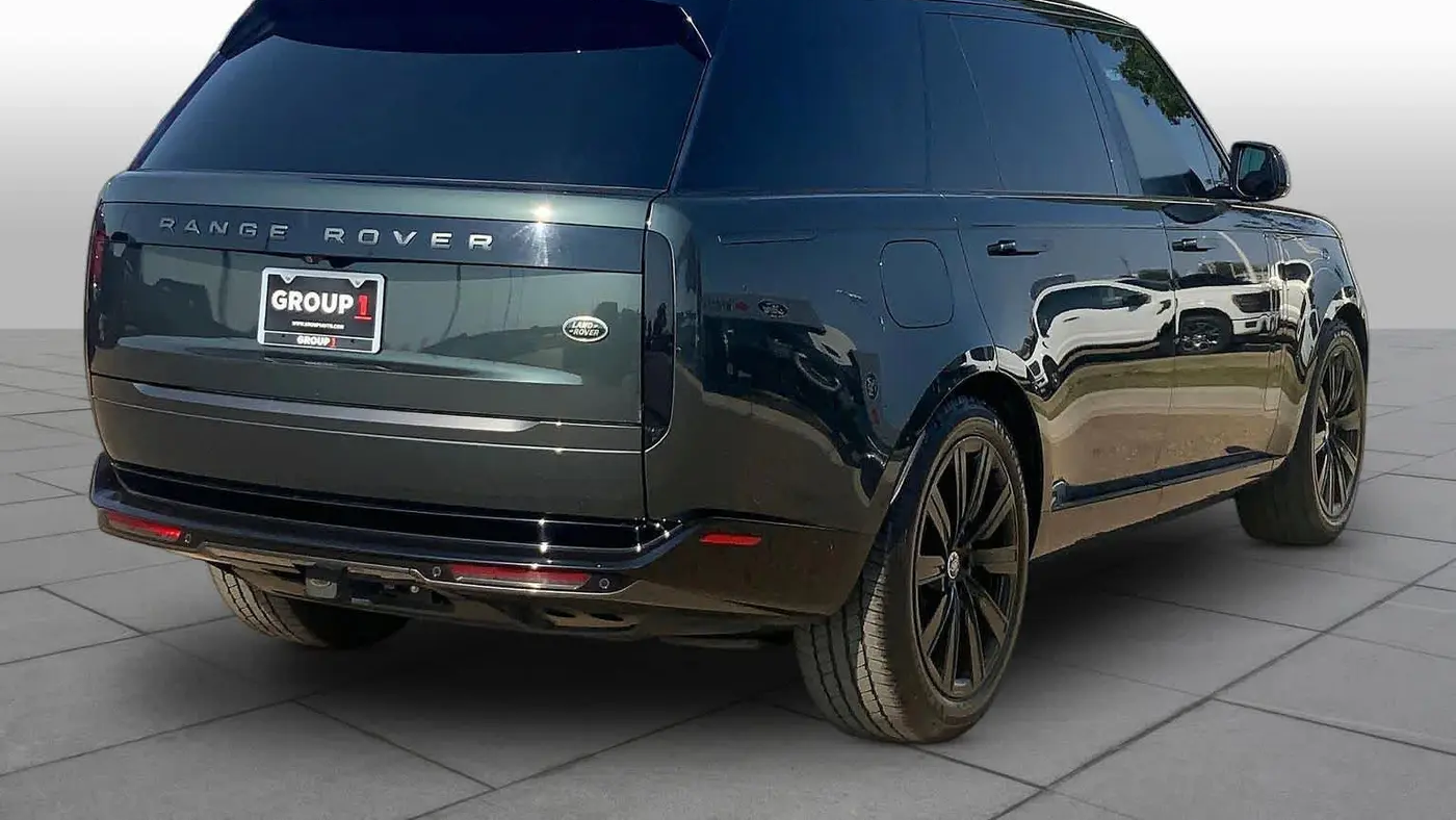2023 Land Rover Range Rover P530 SE LWB